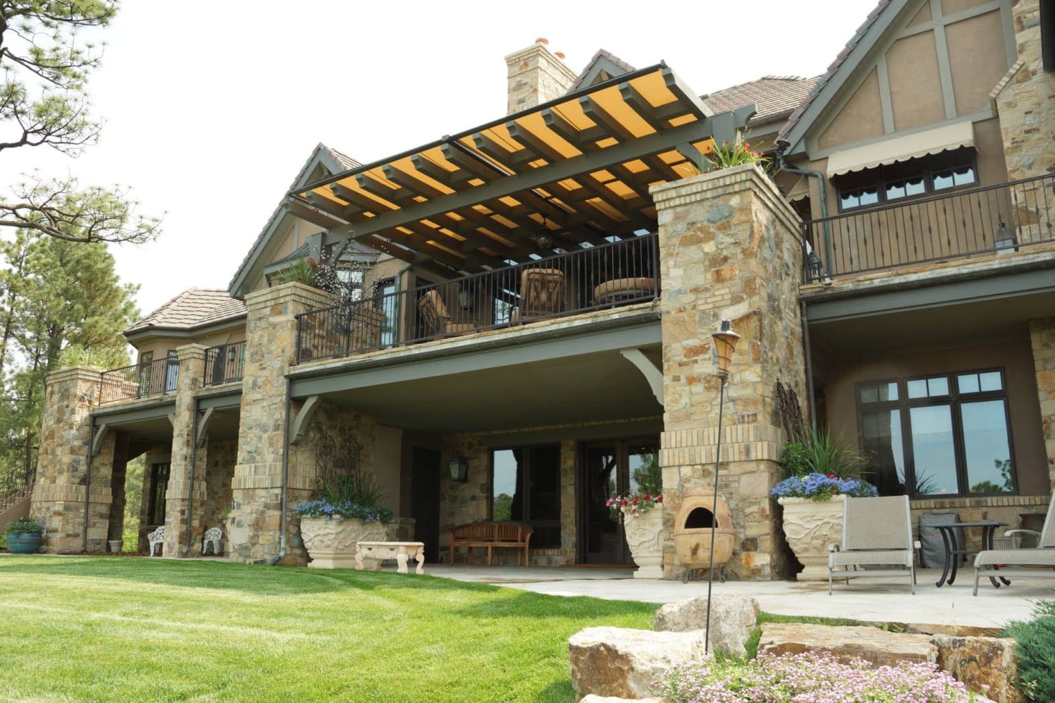 Why Have Country Club Awnings in Your Golf Club? - California Business 