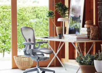 9 Must-Have Gadgets When Working From Home
