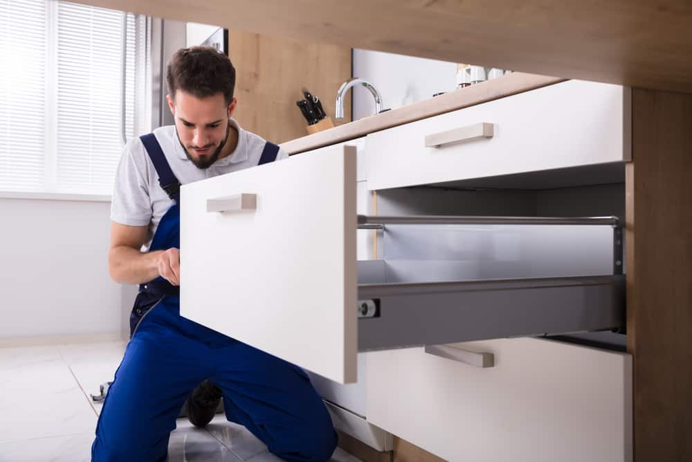 6 Signs that You Need Heavy-Duty Drawers in Your Profession
