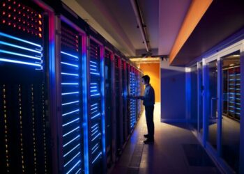 Pros and Cons of a Dedicated Server for Your Small Business
