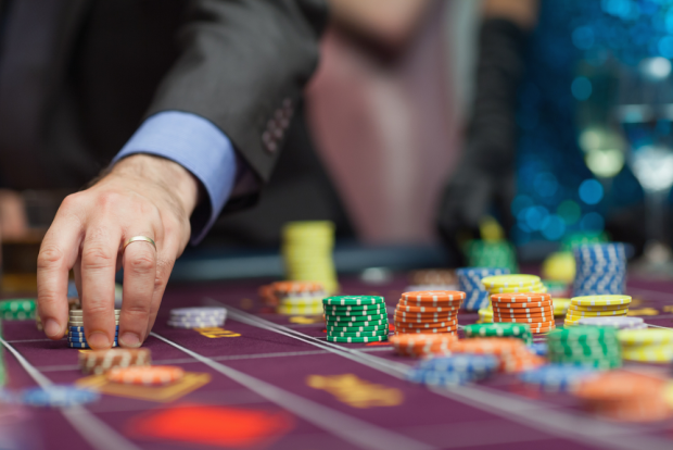 Factors to Consider When Selecting an Ideal Online Gambling Site