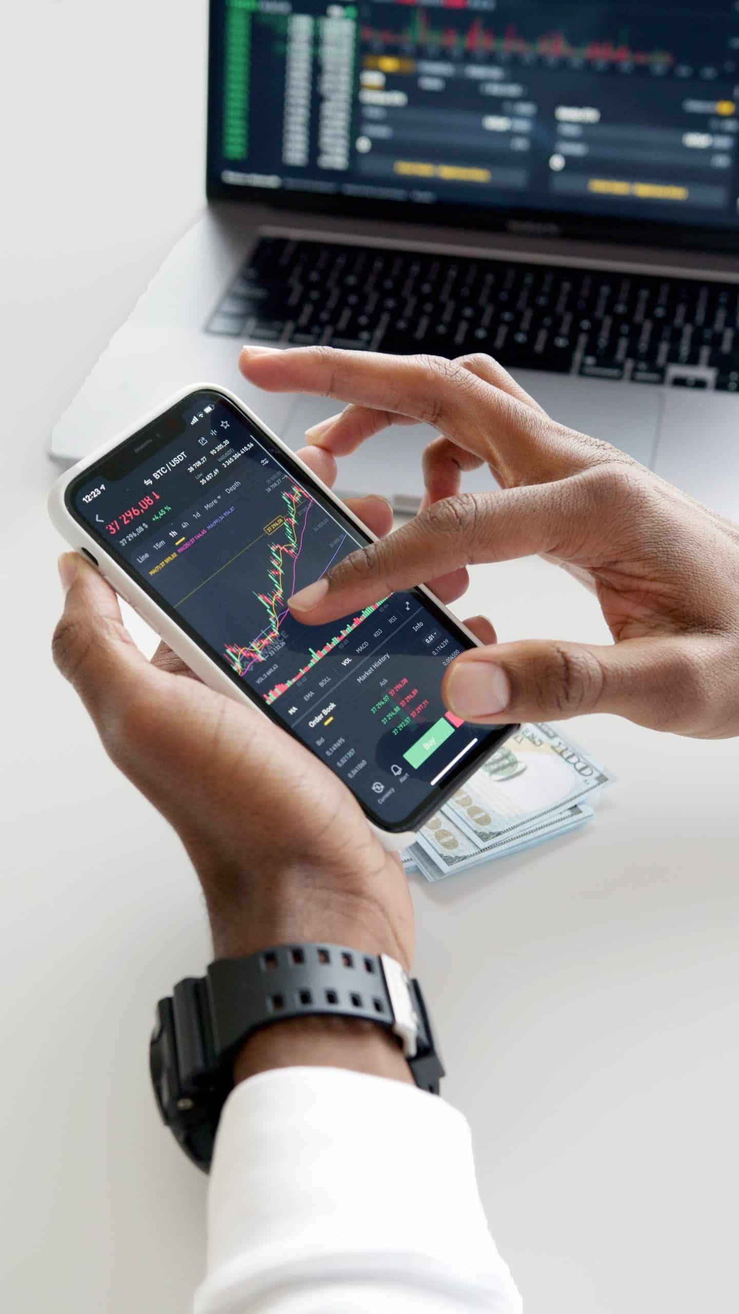 Candlestick Patterns for Traders: How to Decode Market Sentiment