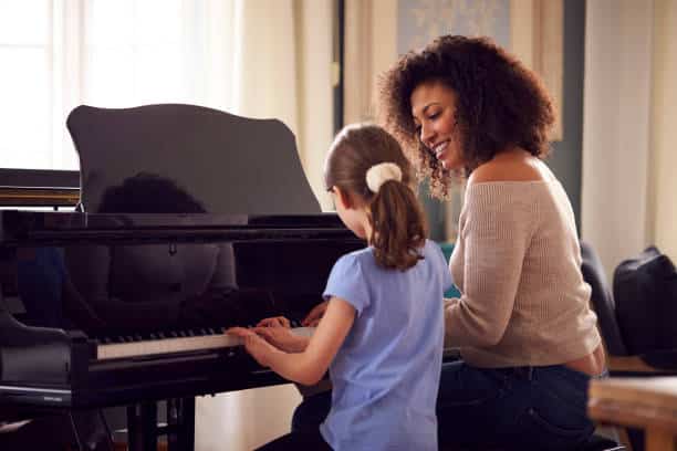 How Consistency in Piano Lessons Leads to Mastery?